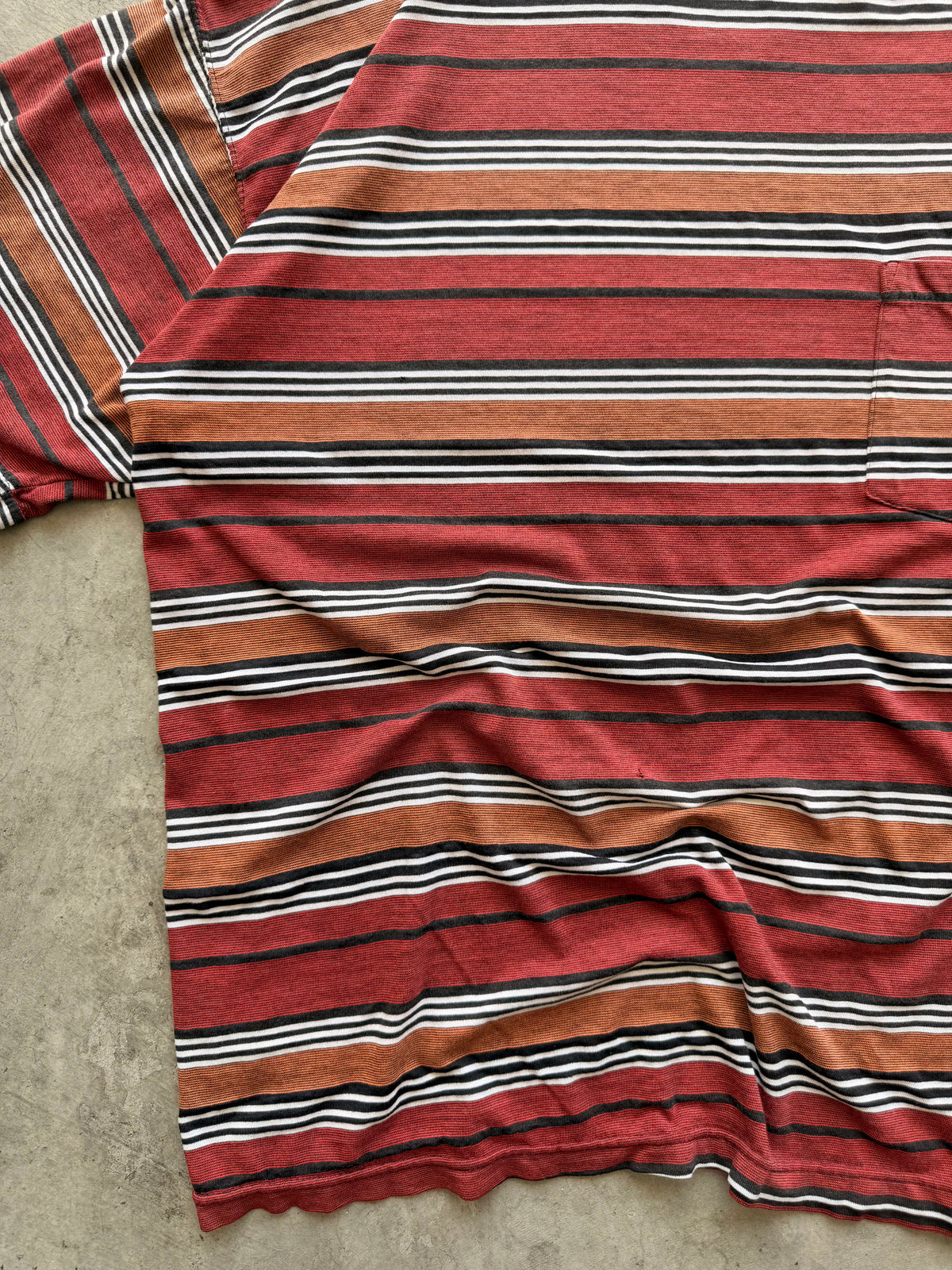 90s Striped red tee - L
