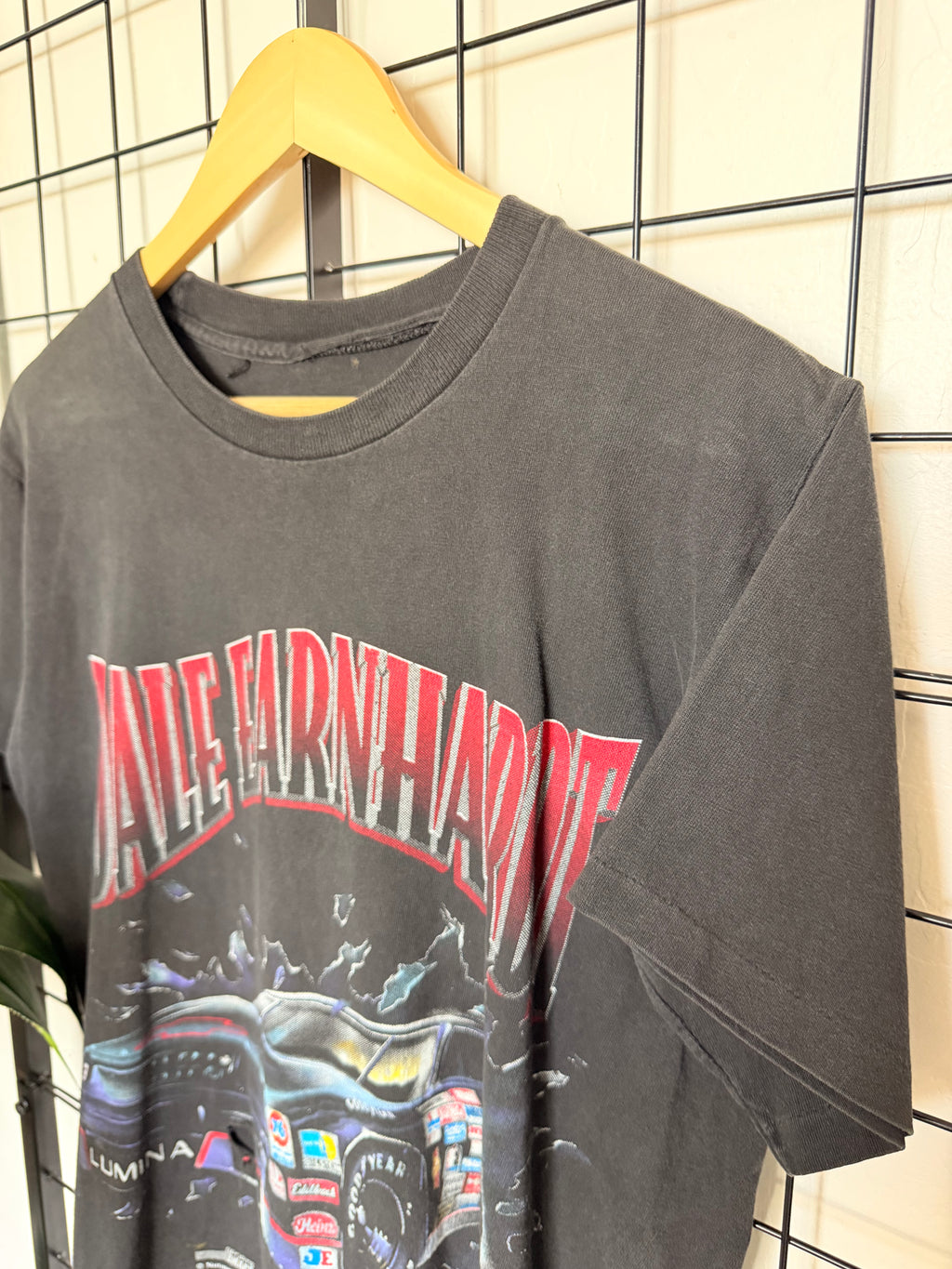 Dale Earndardt NASCAR breakthrough tee - M