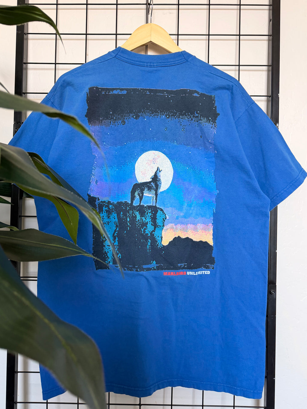 Marlboro Unlimited wolf blue pocket tee - L