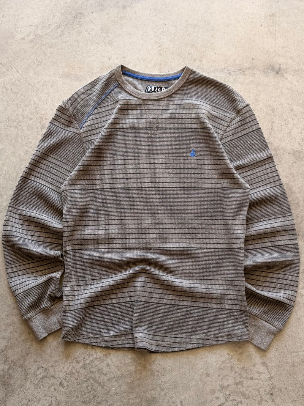 Volcom y2k grey thermal- M