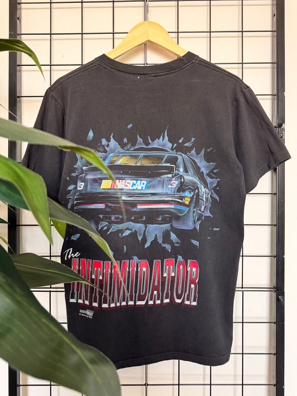 Dale Earndardt NASCAR breakthrough tee - M