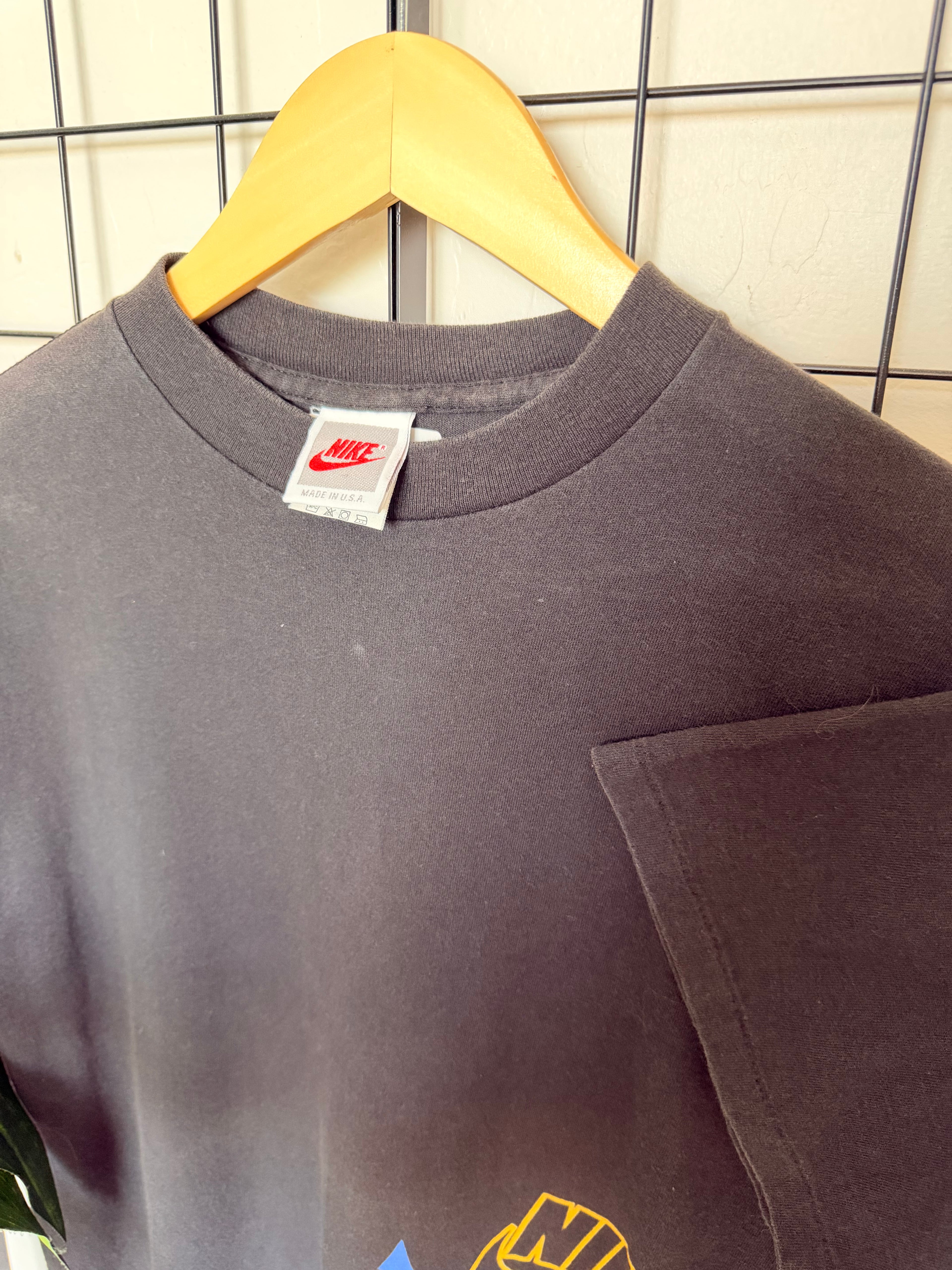 90s Vintage Nike Tee - M