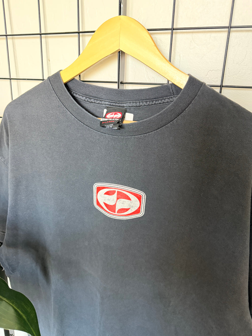 Split skate black faded tee - XL