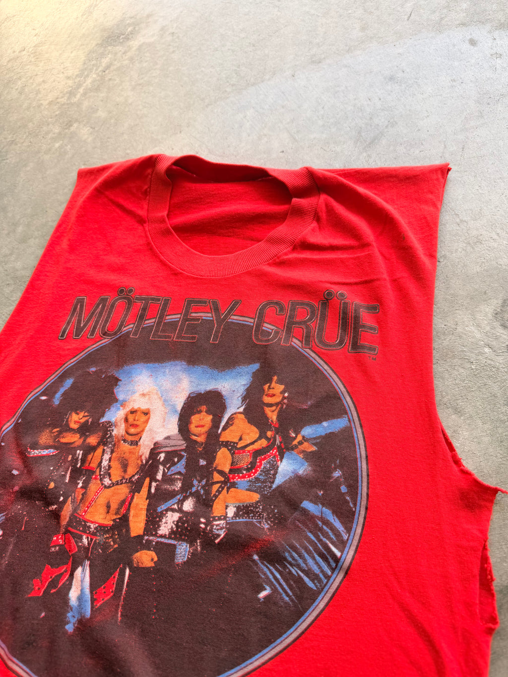 Motley Crue vintage cut off sleeve tee - S