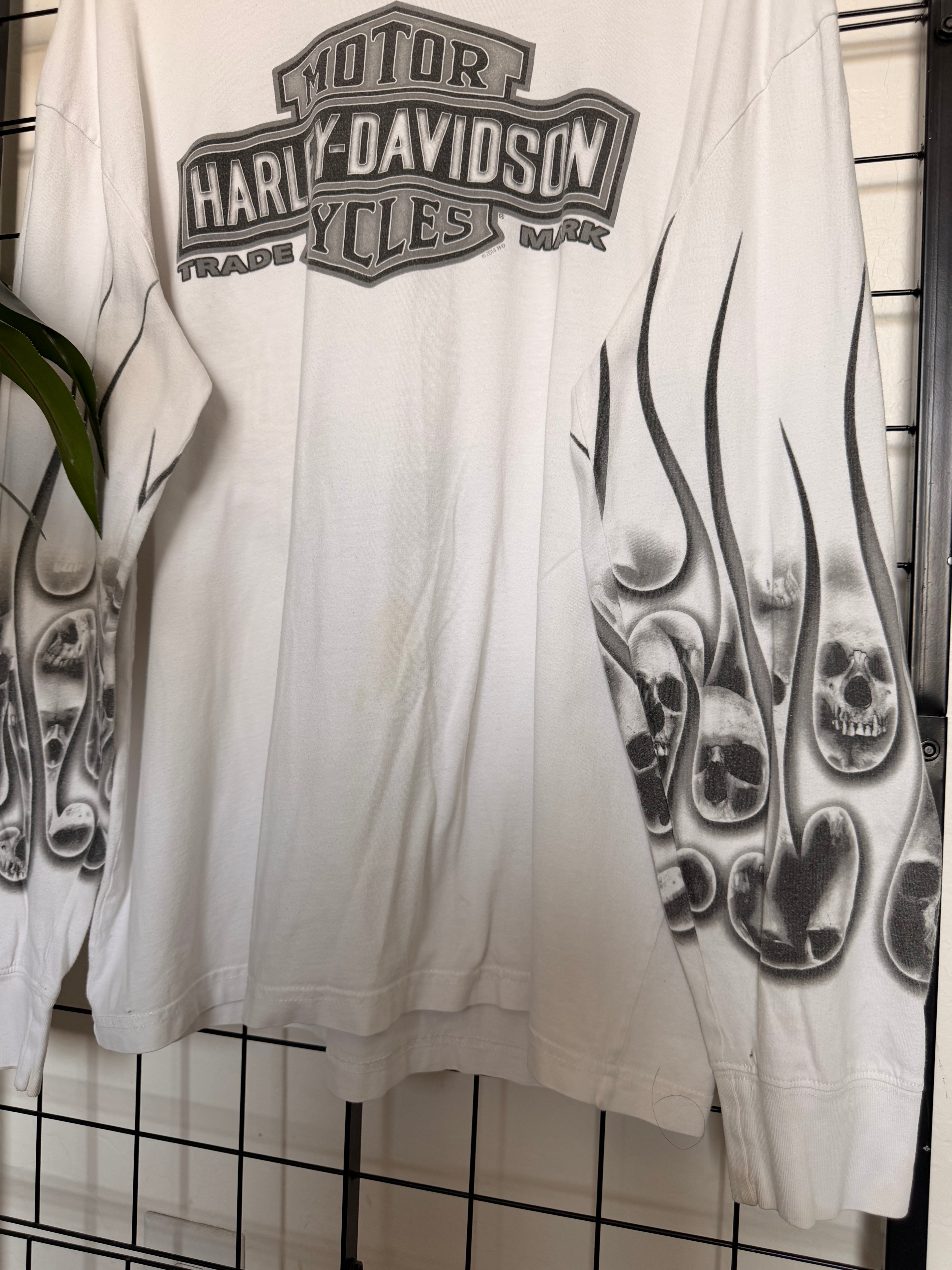 2014 Harley Davidson flame and skull long sleeve tee - XL