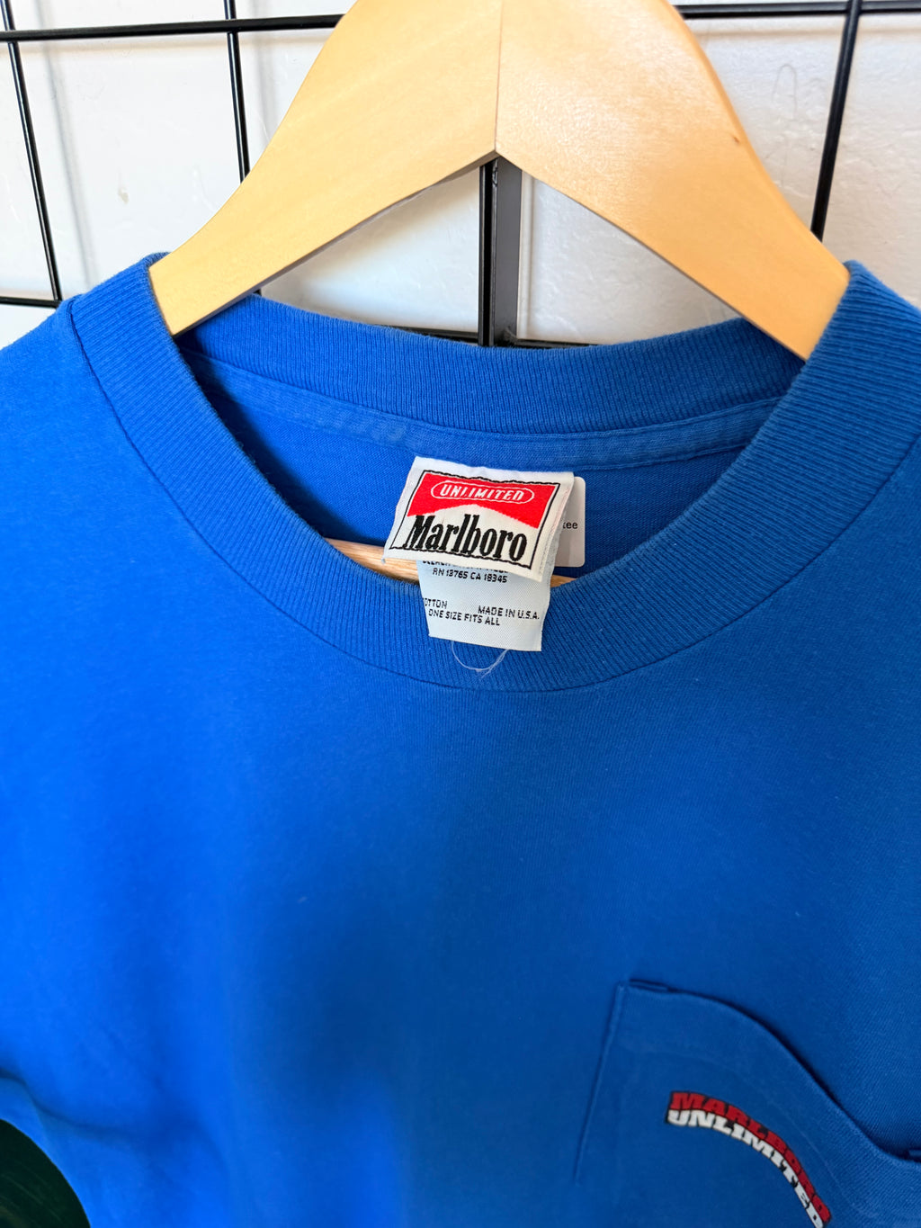 Marlboro unlimited wolf blue tee - L