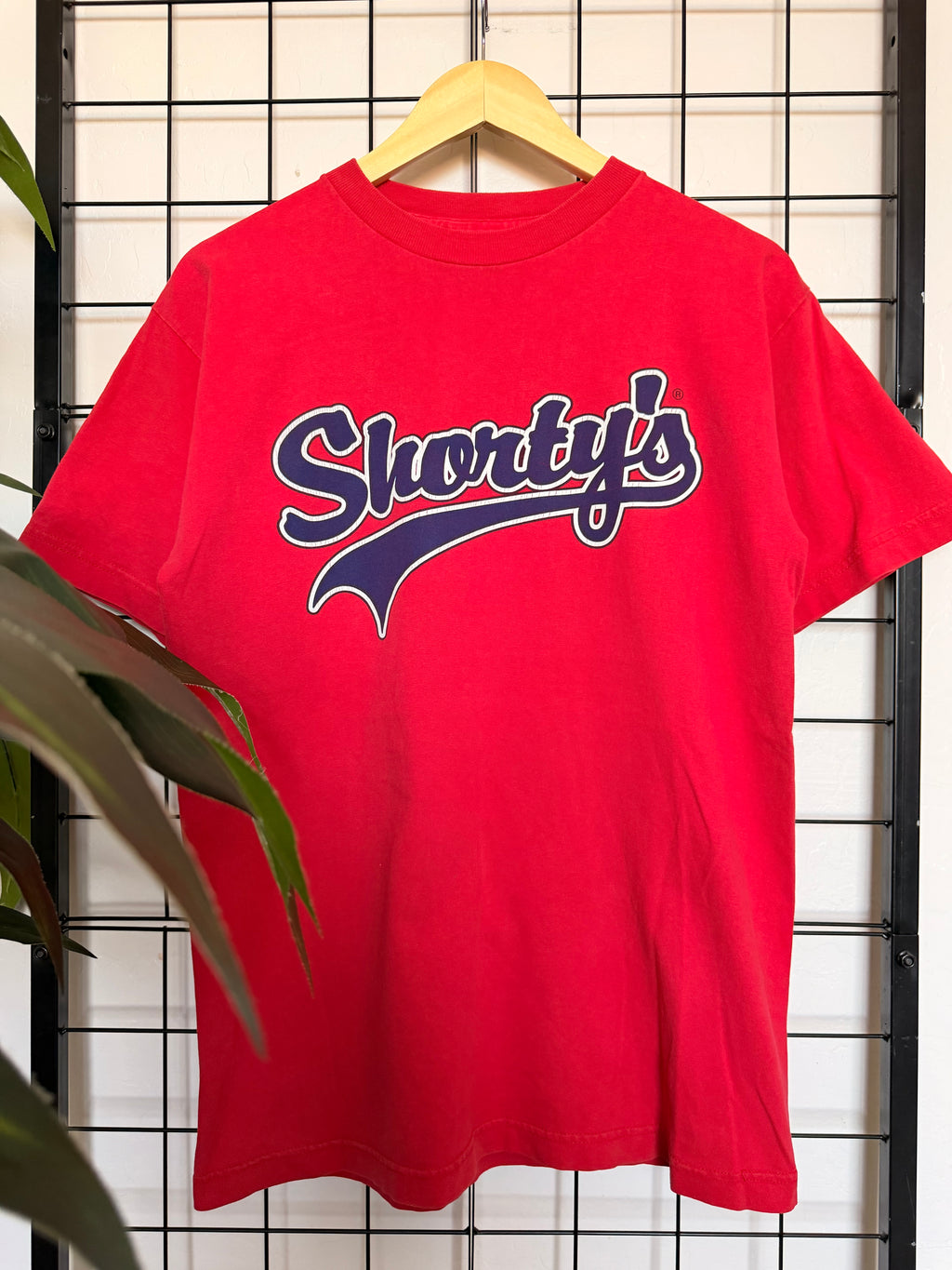 00s Shorty's red skate tee - M