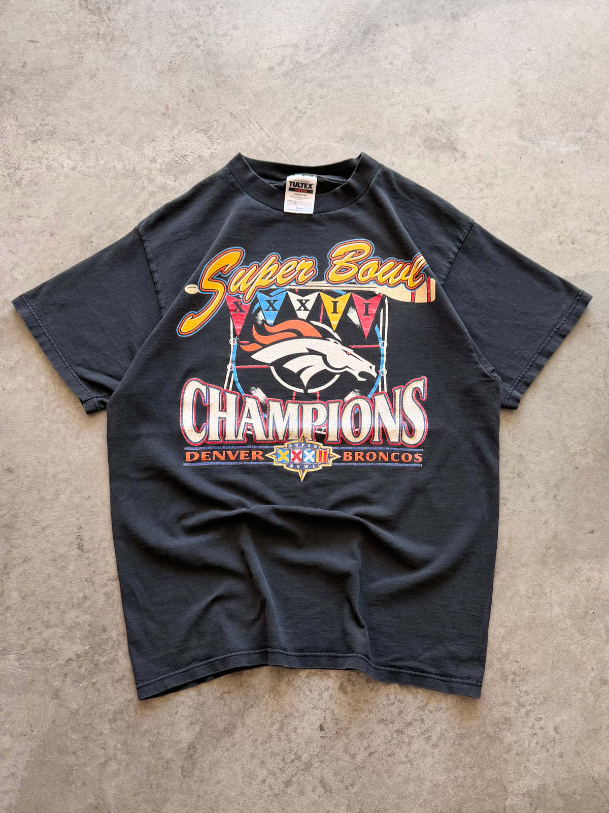 Broncos super bowl faded tee - M