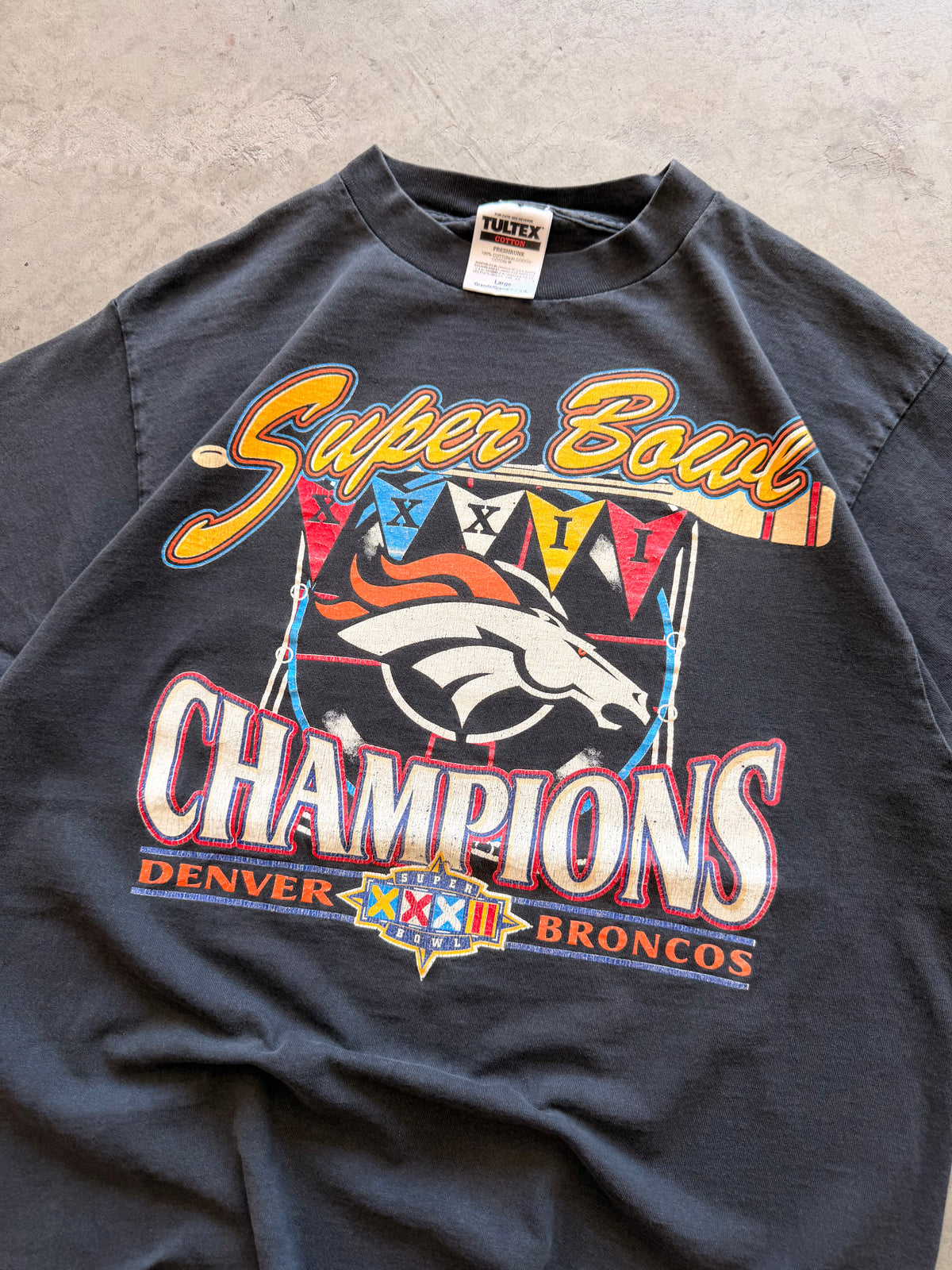 Broncos super bowl faded tee - M