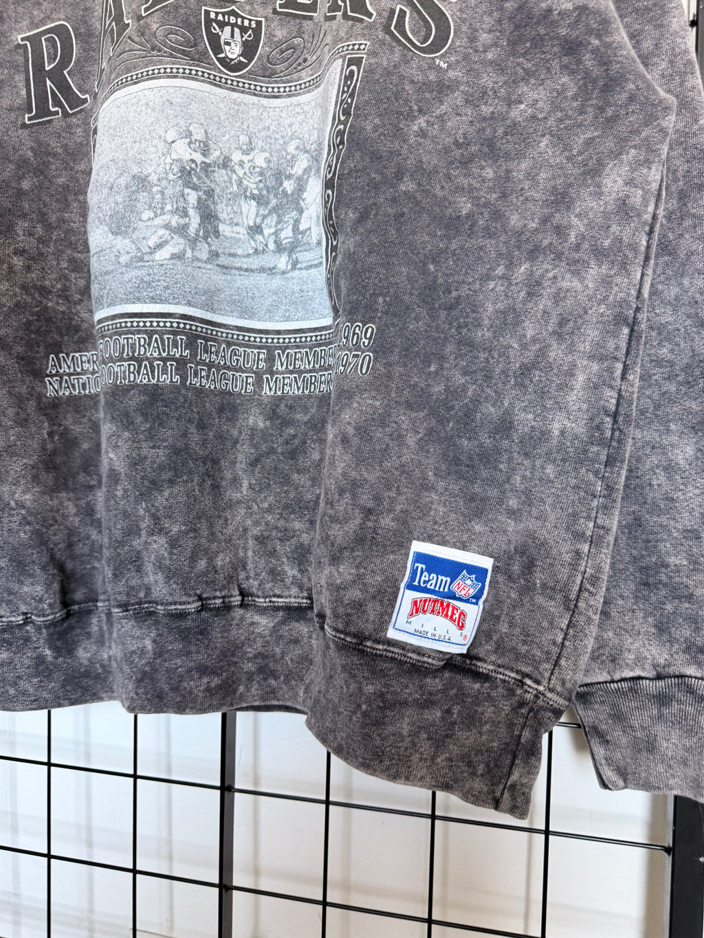 Nutmeg Raiders crewneck - XL