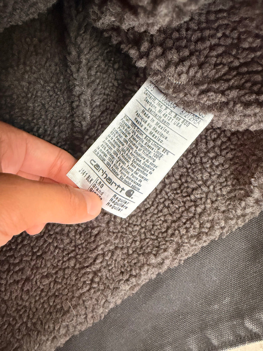 J141 black Carhartt jacket - L