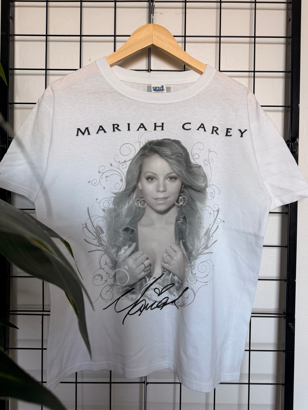 2010 Mariah Carey Angels Advocate tee - M