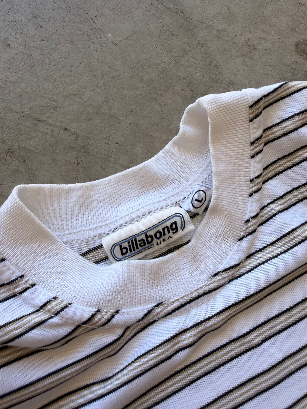 Billabong striped tee - L