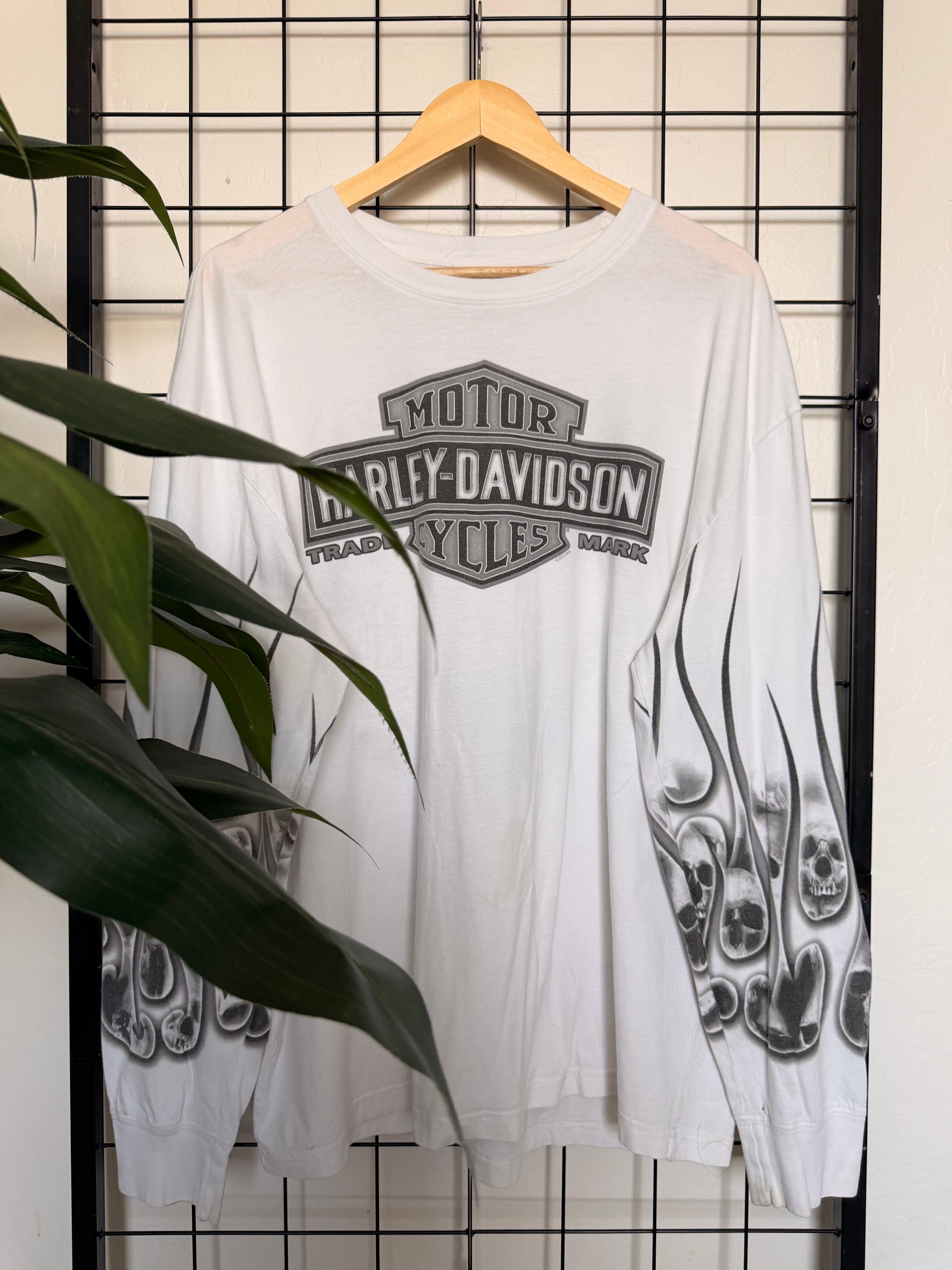2014 Harley Davidson flame and skull long sleeve tee - XL