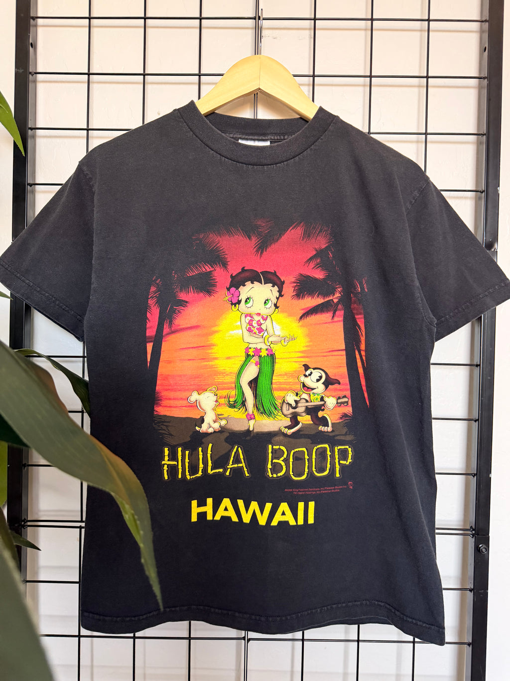 2002 Betty Boop Hawaii black tee - M