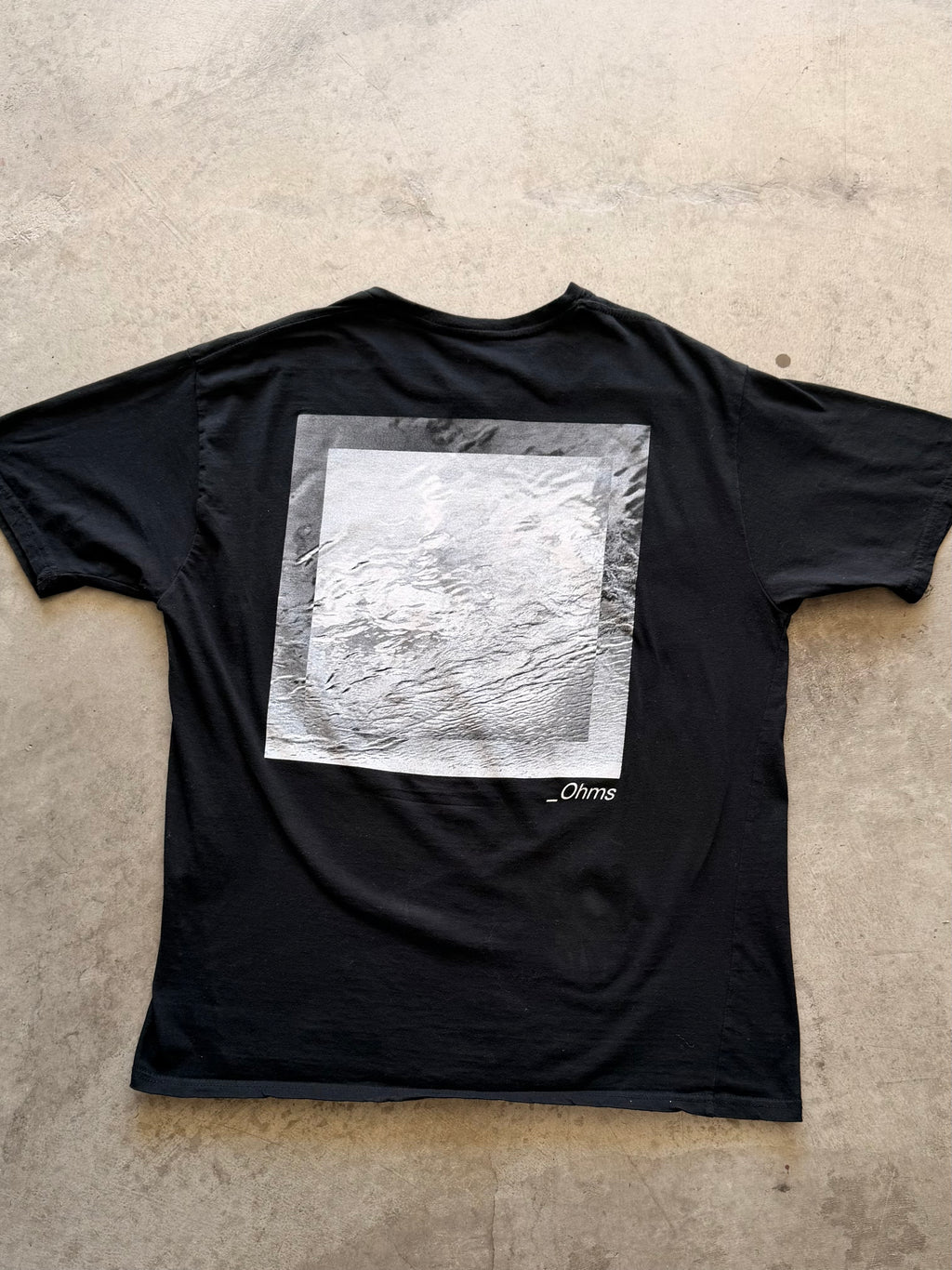 Deftones black modern tee - L