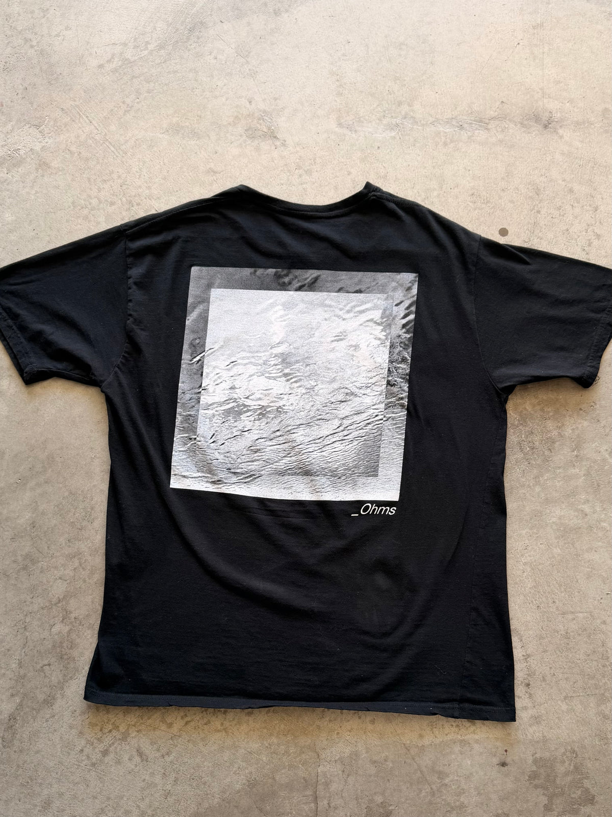 Deftones black modern tee - L