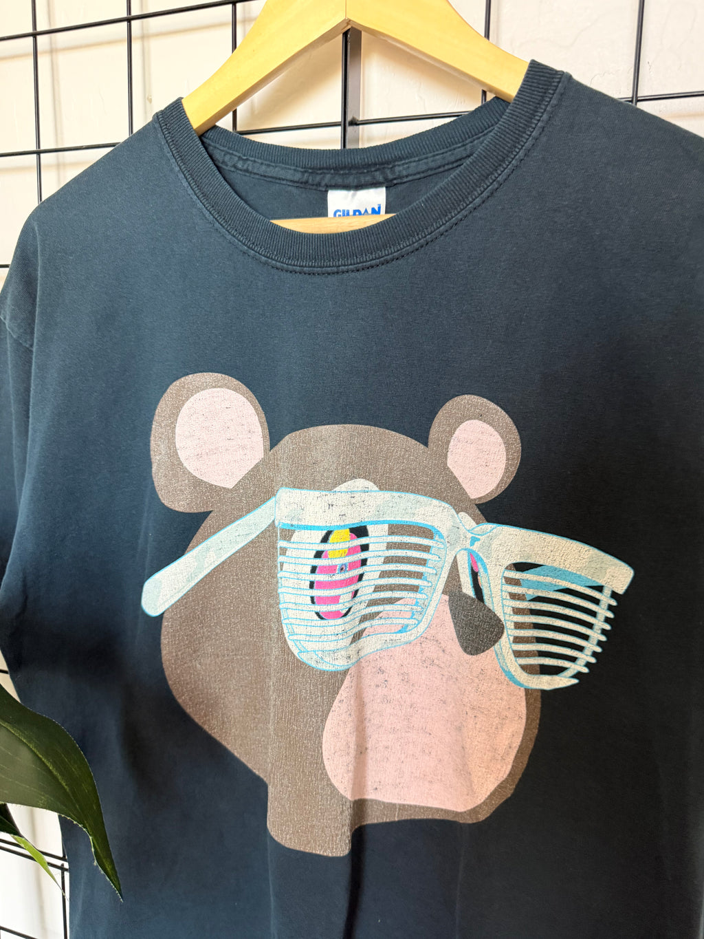 Kanye West glow in the dark 2007 tour tee - L