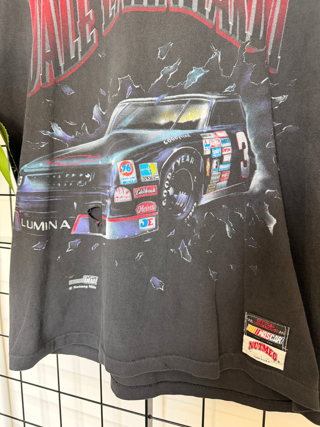 Dale Earndardt NASCAR breakthrough tee - M