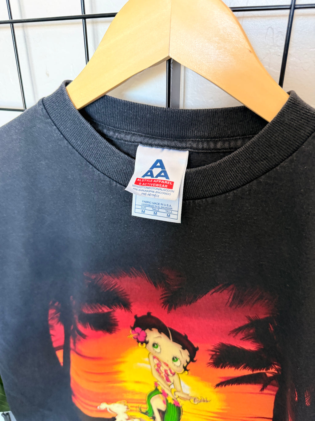 2002 Betty Boop Hawaii black tee - M