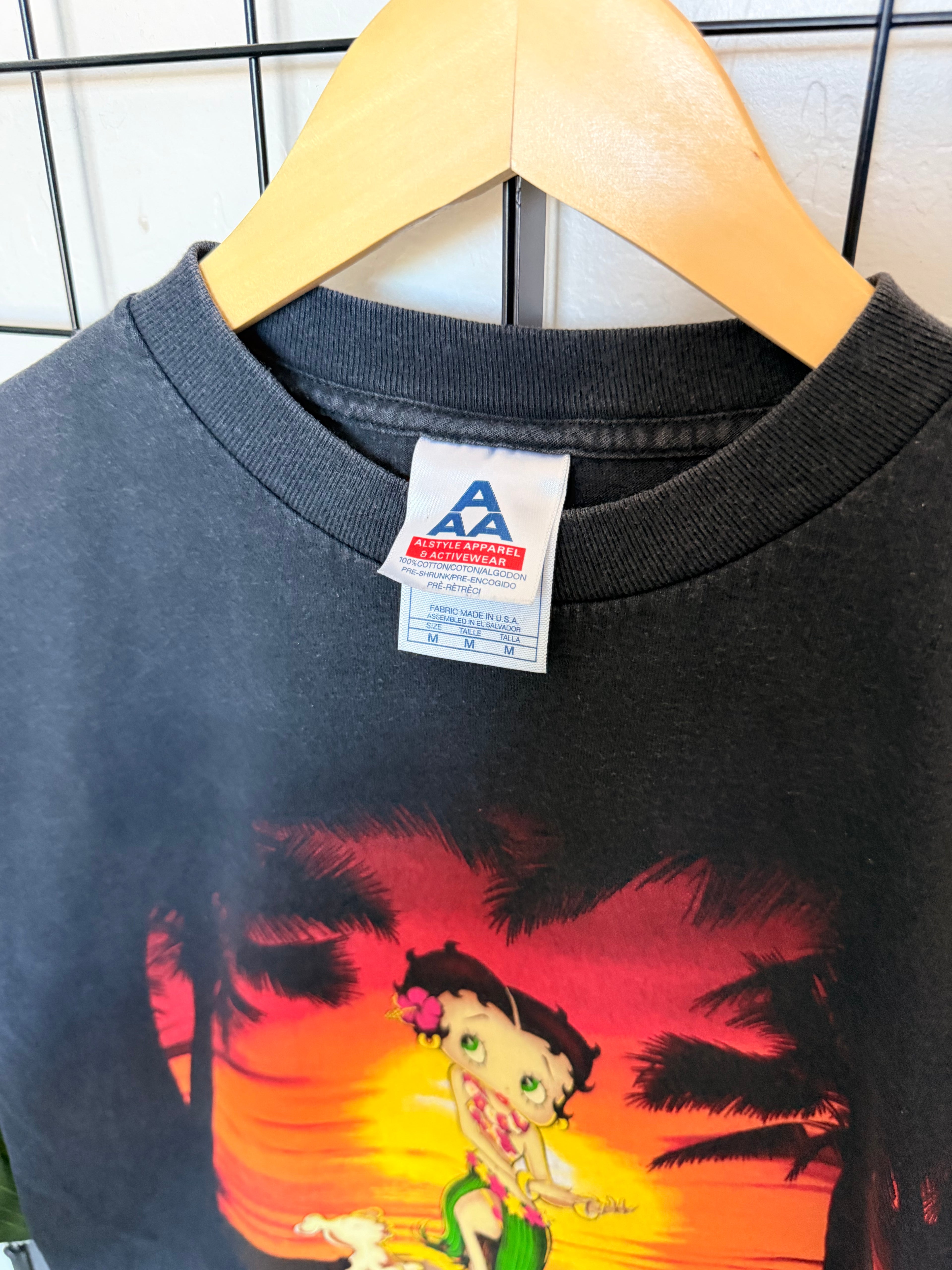 2002 Betty Boop Hawaii black tee - M