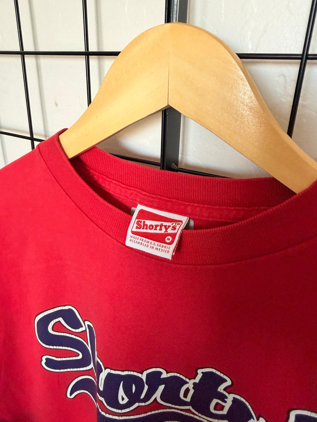 00s Shorty's red skate tee - M