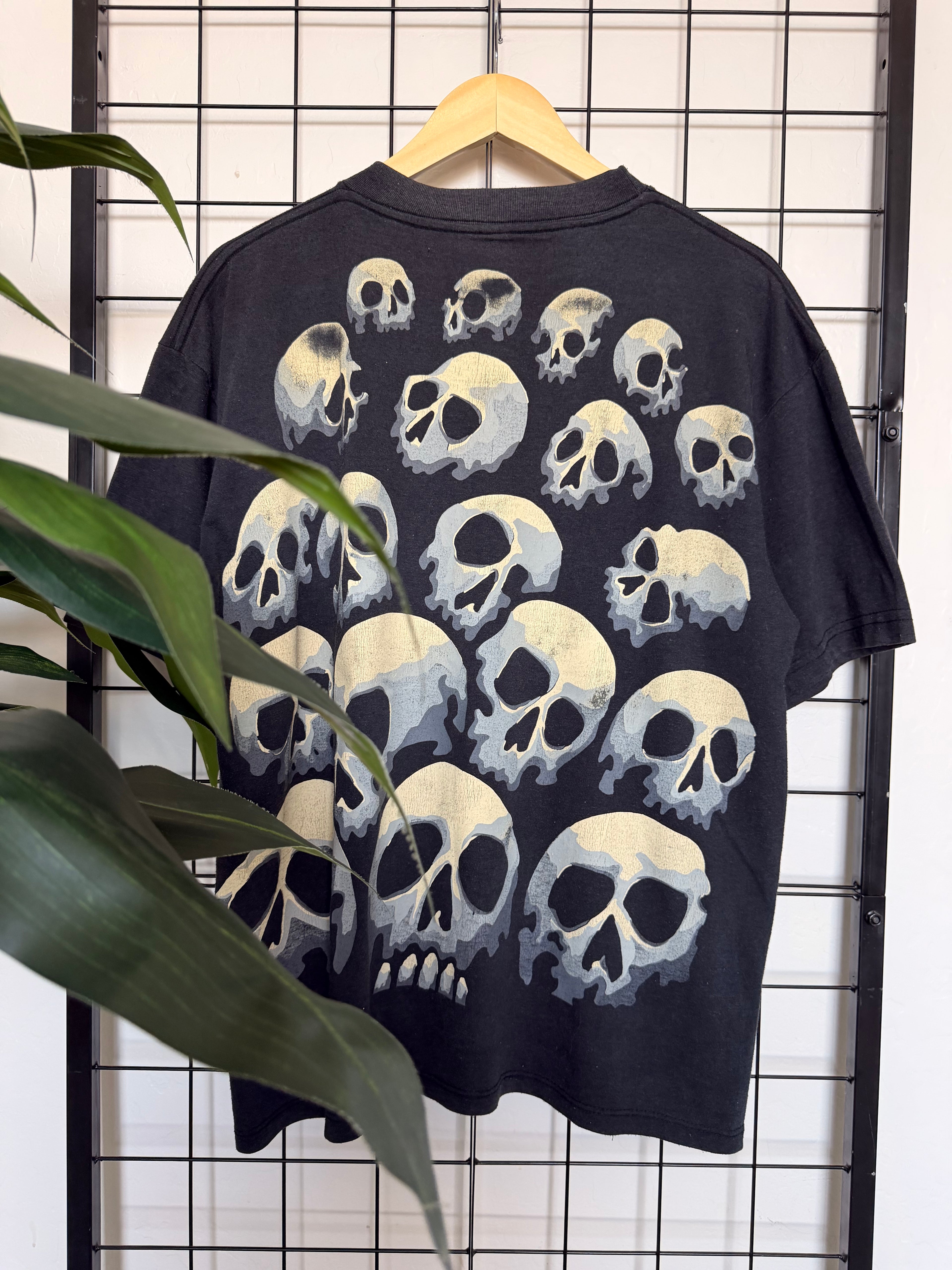 Skull Pile black graphic tee - L