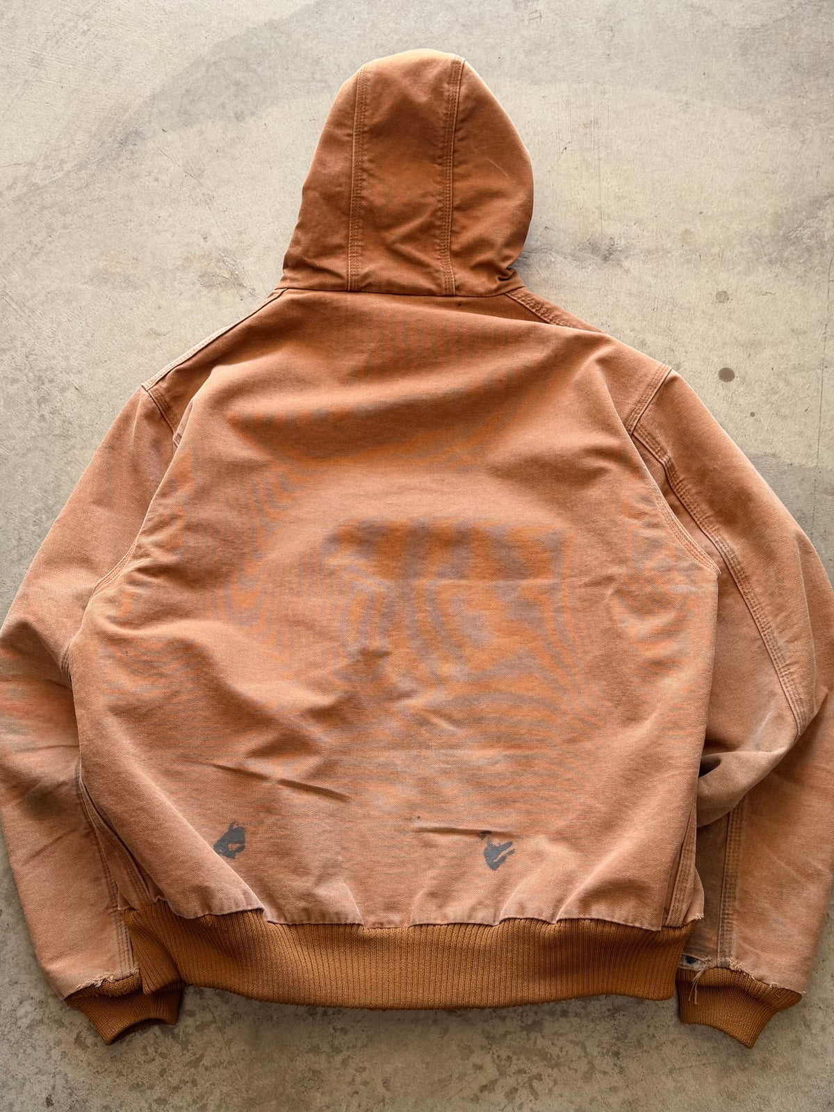 Tan distressed carhartt hooded jacket - L